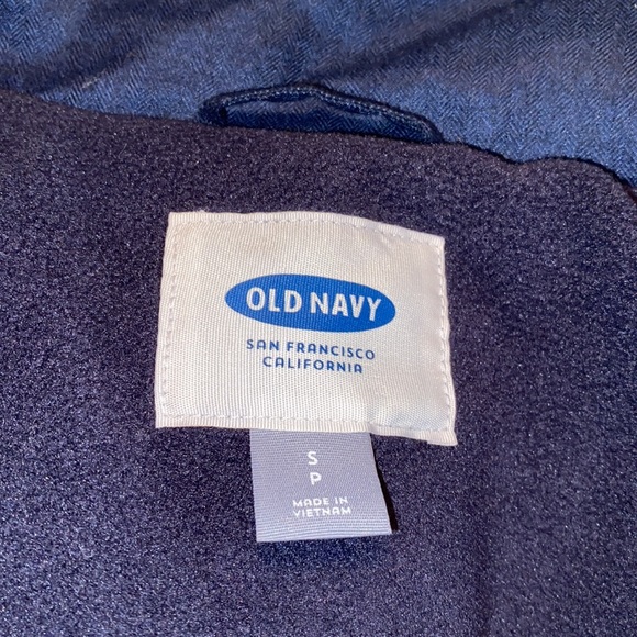 Old Navy puffer vest - Picture 3 of 4